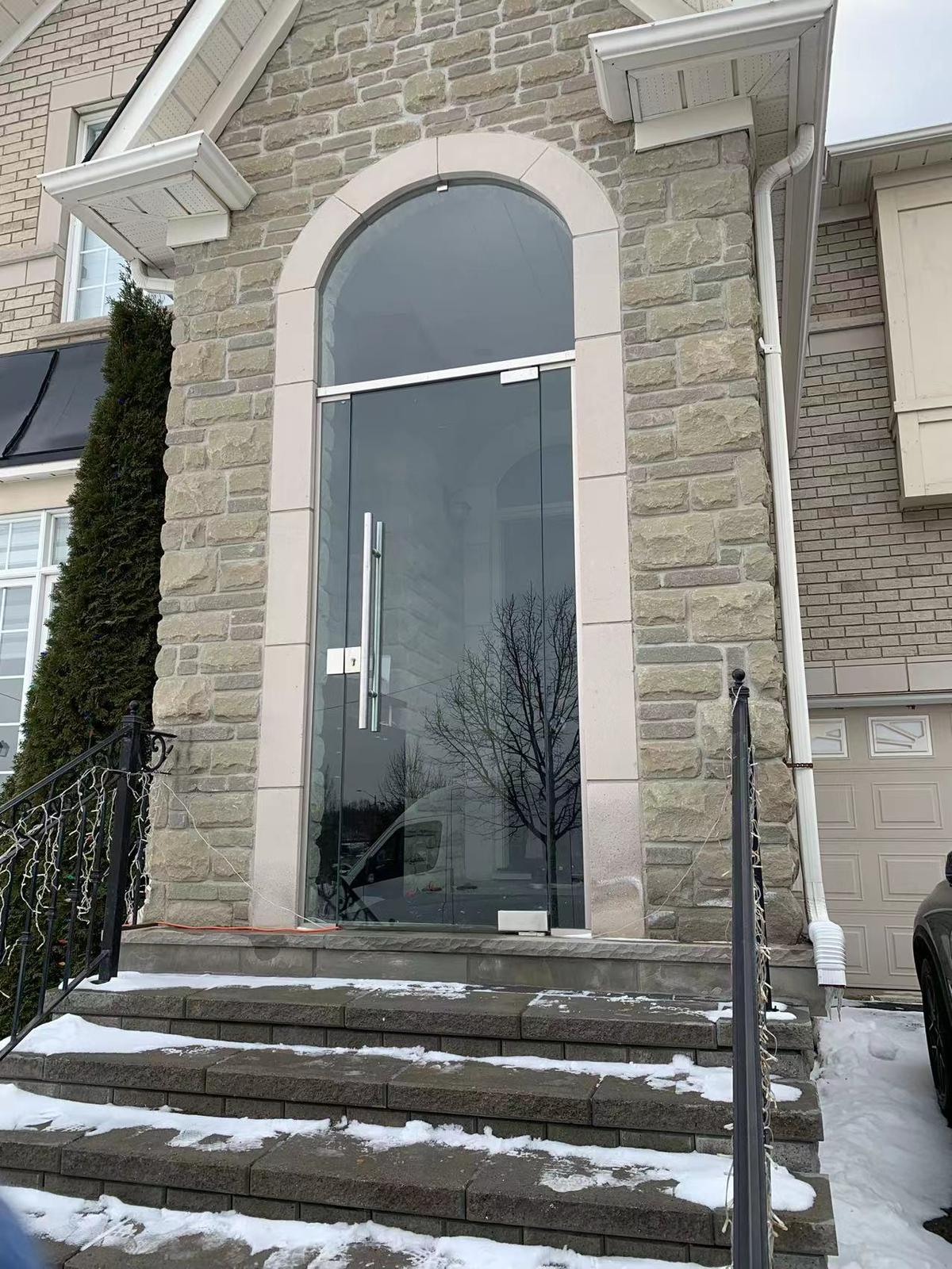 Sunroom entrance in forest hill are of toronto 